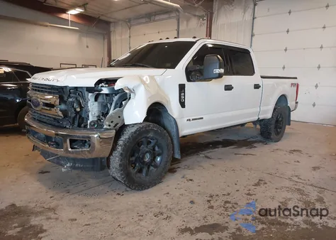 2017 Ford F250 Super Duty z USA, uszkodzony, nr VIN 1FT7W2BTXHEC81609